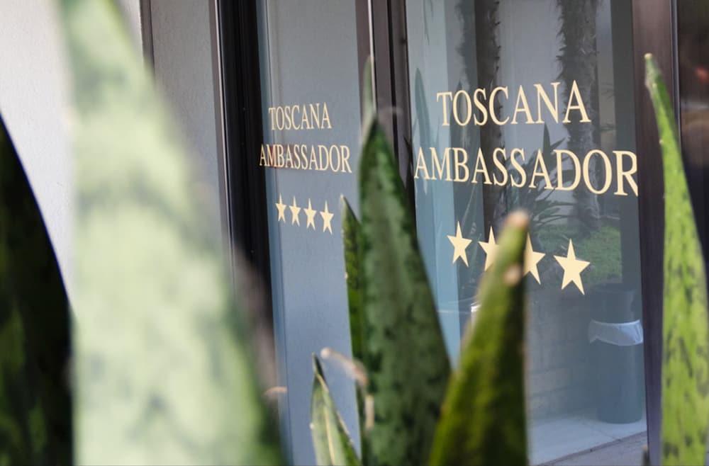 Toscana Ambassador Поджибонси Экстерьер фото